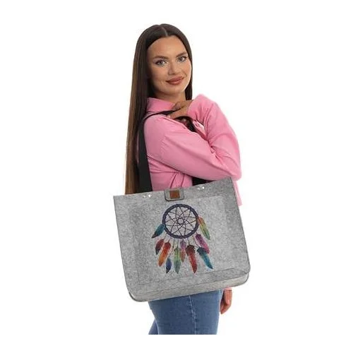 "Doğal Zarafet ve Fonksiyonellik: Keçe Çantalar"