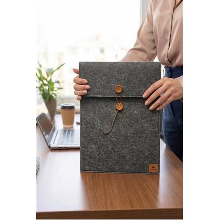Keçe Tablet Kılıfı ve Dosya Taşıma Çantası - Düğmeli Minimalist Tasarım